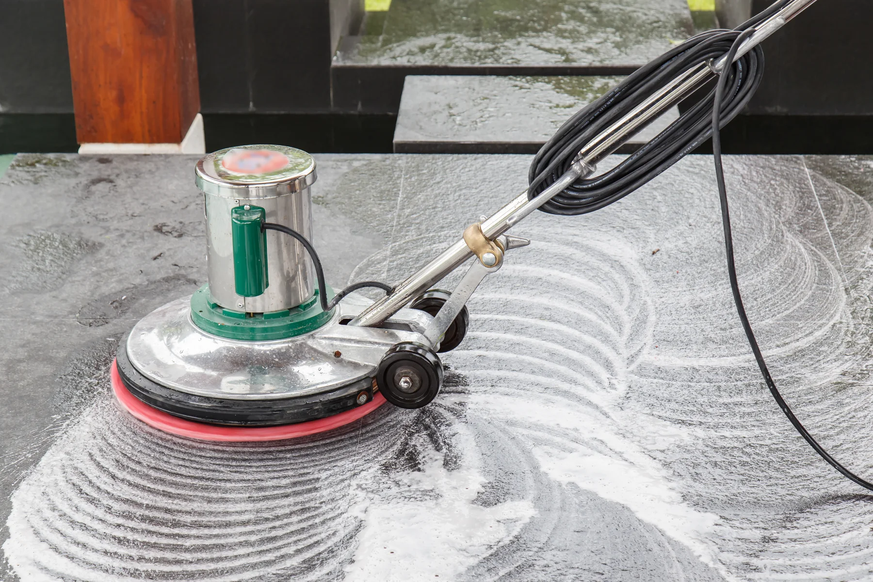 Stone floor polishing machine